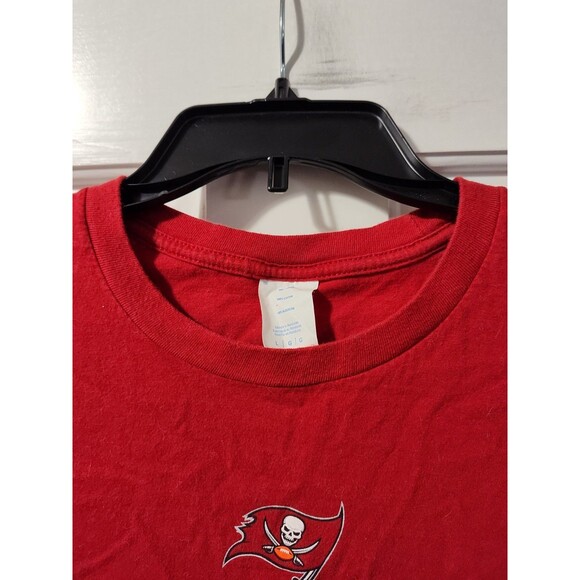 Tampa Bay Buccaneers Shirt Men's Large Red #12 Tom Brady NFL Team Apparel Adult - Picture 7 of 13